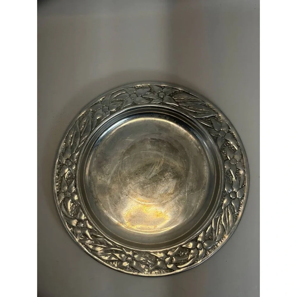 Vintage Floral Embossed Pewter Metal Decorative Plate Charger‎ 7.5 Inch